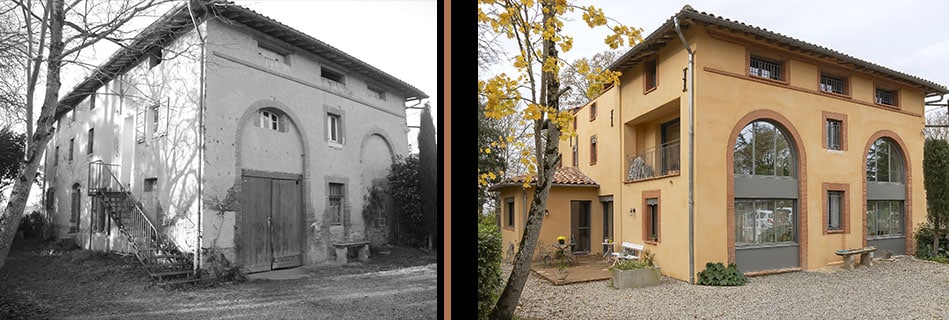 Avant / après du pignon : l'ancienne grange en pierre transformée en maison à l'enduit ocre et arcades de brique
